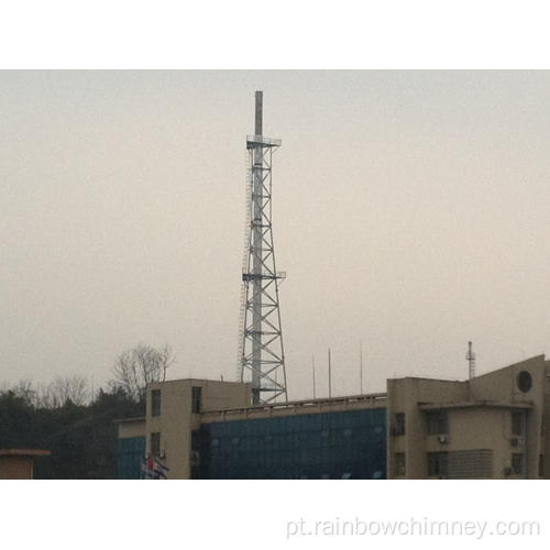 Estrutura da torre de pilão suporta chaminé